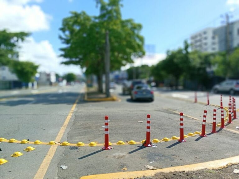 46583-cierran-retorno-de-la-27-de-febrero-frente-al-ministerio-de-defensa-por-obras-del-tunel-luperon