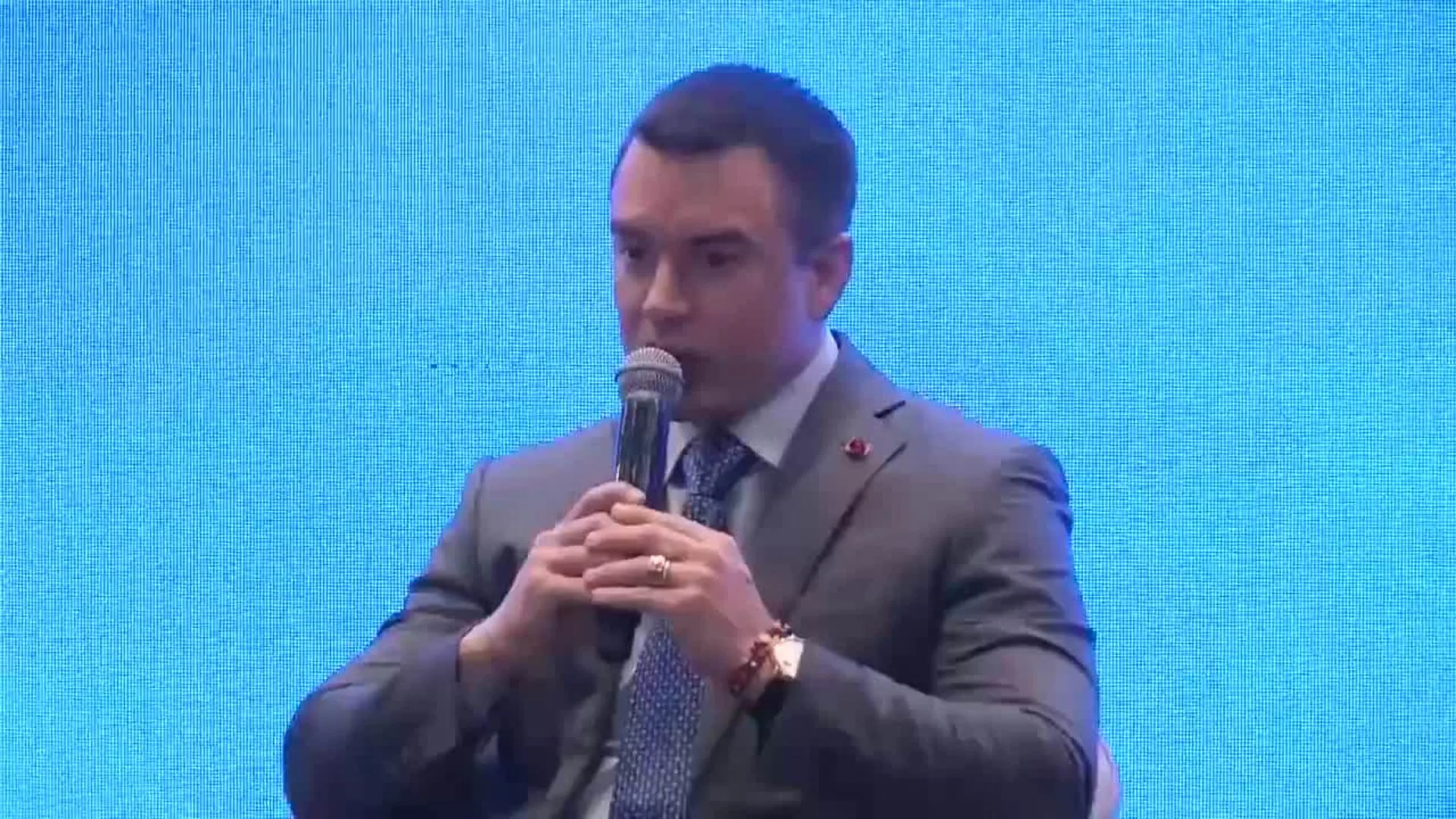 VIDEO-presidente-ecuador-cuestiona-falta