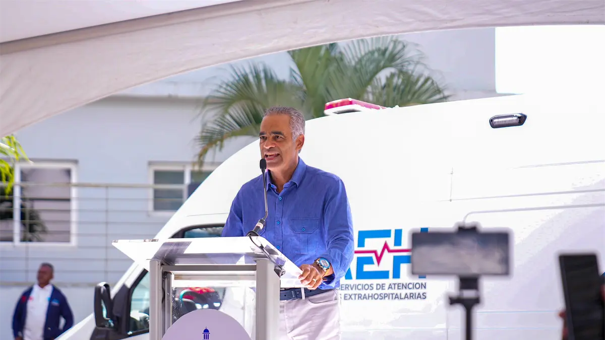 ministerio-de-energia-y-minas-entrega-ambulancia-725391ff-focus-min0.04-0.34-1200-675