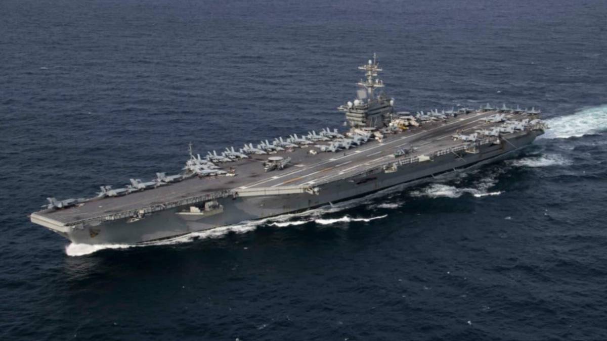 eeuu.-niega-que-el-portaviones-abraham-lincoln-haya-sido-alcanzado-por-misiles-iranies