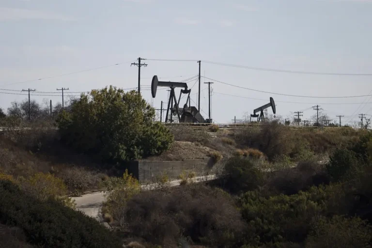 el-petroleo-de-texas-sube-un-6,74-%-respecto-a-su-ultimo-cierre-tras-los-ataques-a-iran