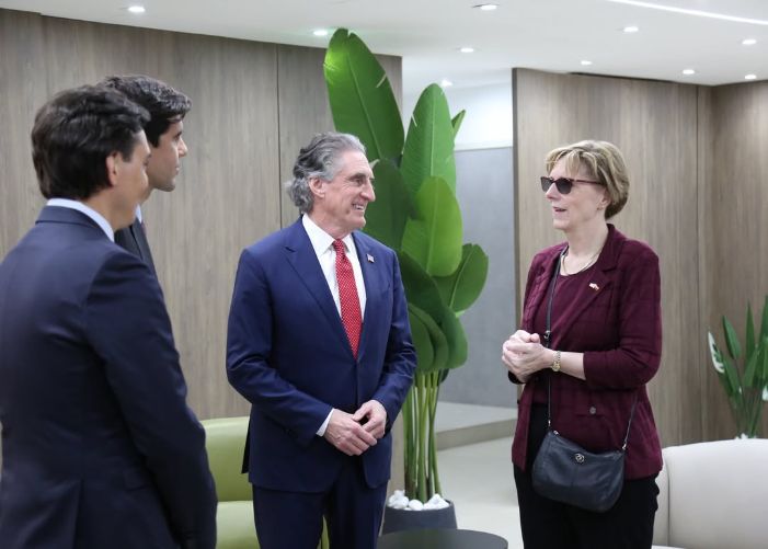 llega-a-venezuela-el-secretario-de-interior-de-eeuu.-para-evaluar-el-sector-minero