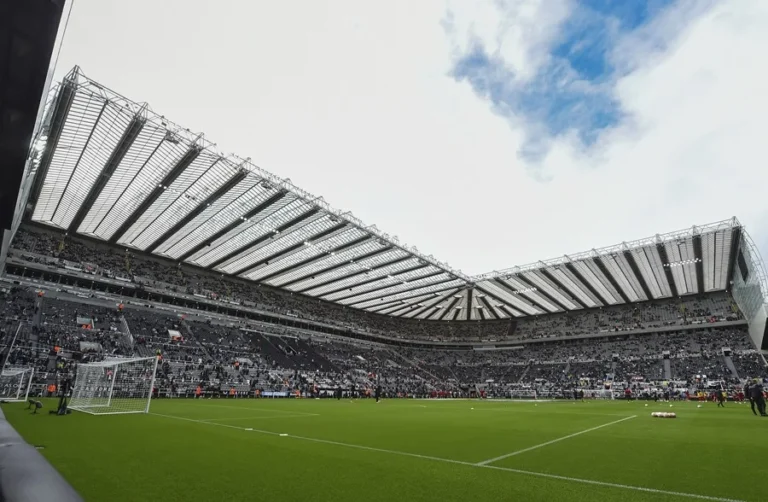 un-aficionado-del-barca-se-equivoca-de-estadio-y-acaba-a-500-km-del-campo-del-newcastle