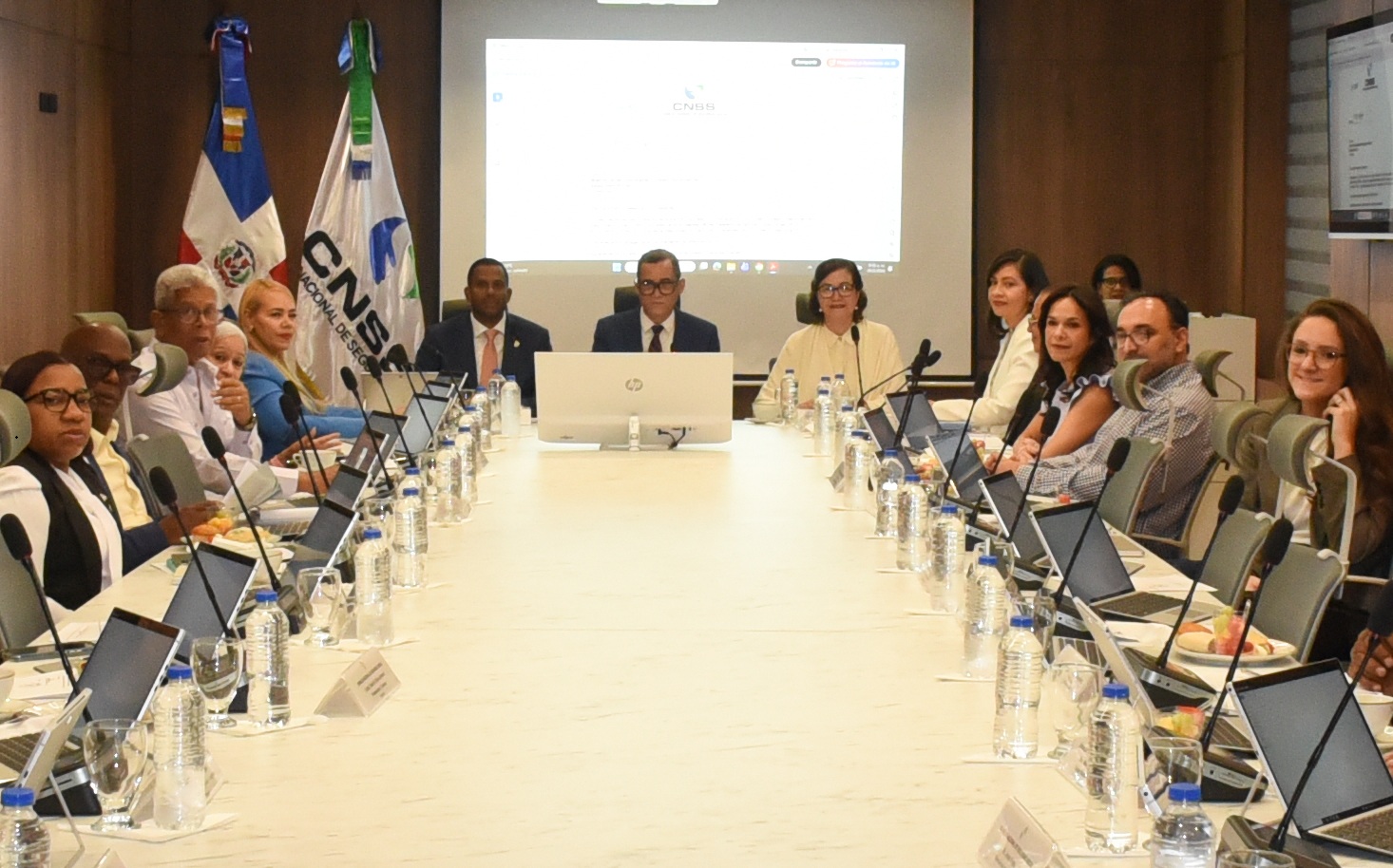 cnss-aclara-no-hay-cambios-en-compra-medicinas-de-alto-costo