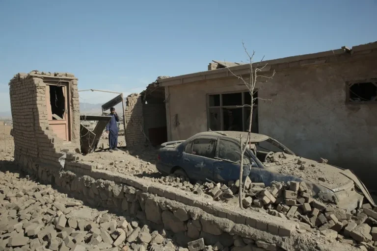 afganistan-bombardea-bases-militares-en-pakistan-en-un-nuevo-cruce-de-ataques-fronterizos