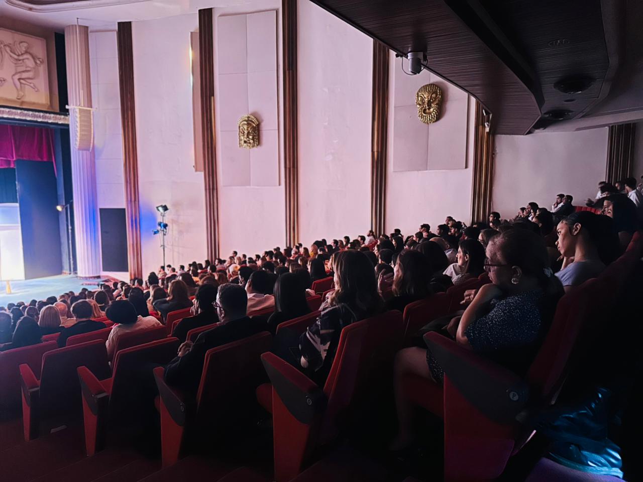 a-casa-llena-se-estreno-la-tercera-reposicion-de-la-obra-teatral-“la-verdad”