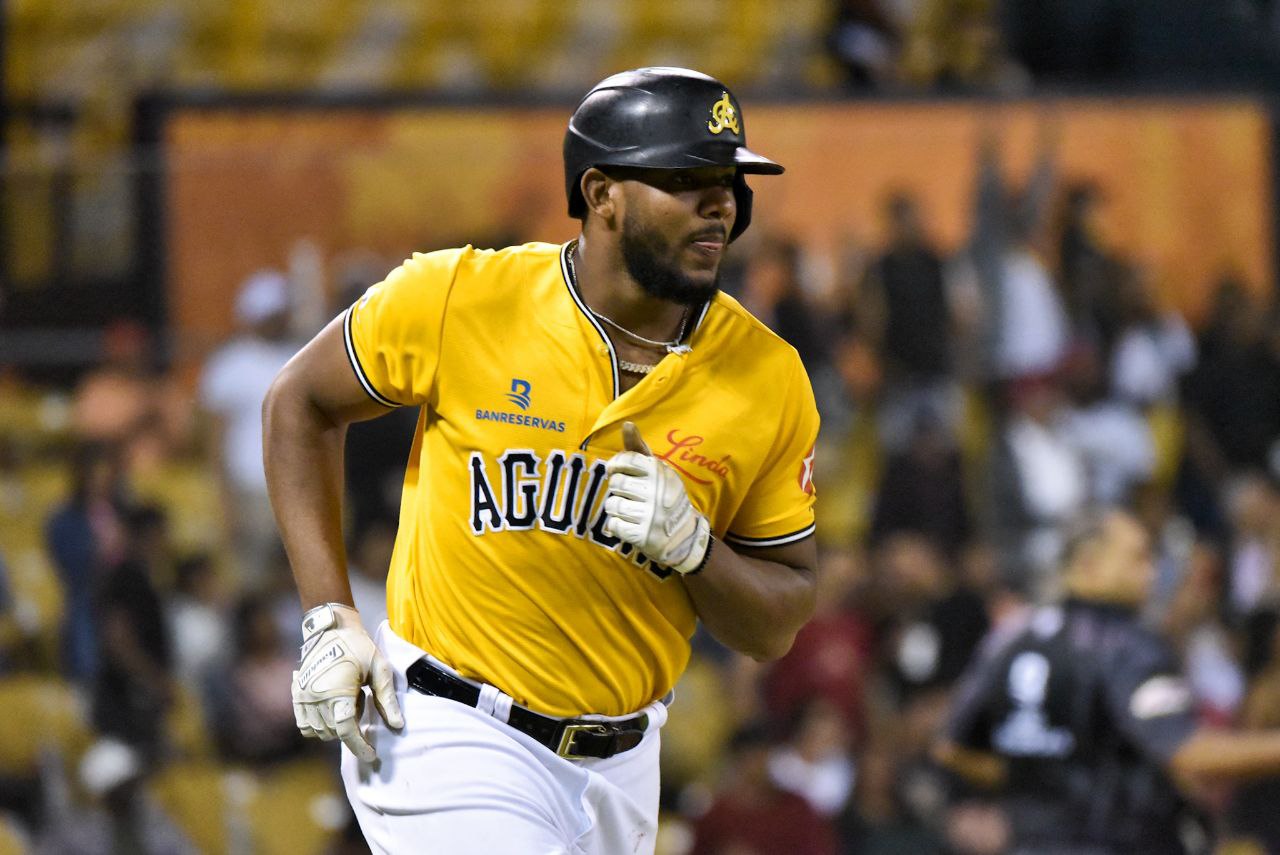 estrellas-adquieren-a-jerar-encarnacion-en-cambio-con-el-escogido