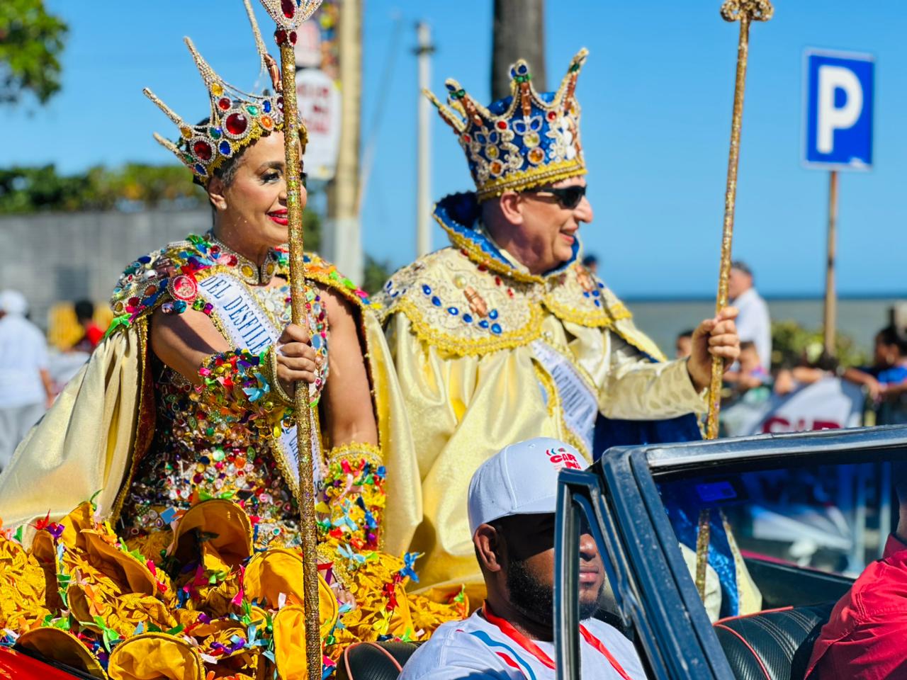 con-zoila-luna-y-mariano-hernandez-como-reyes-inicia-el-desfile-nacional-de-carnaval