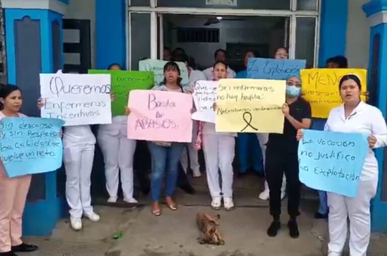 enfermeras-paralizan-labores-en-3-hospitales-publicos-santiago