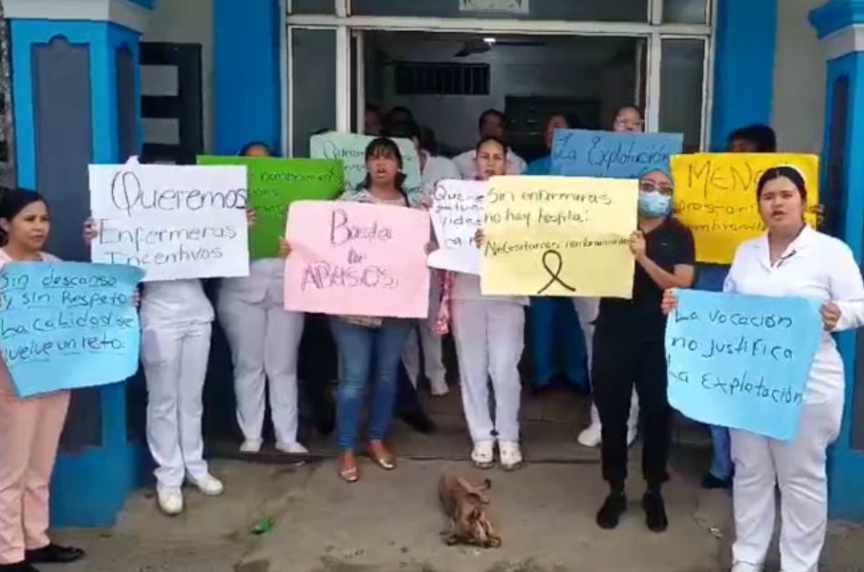 enfermeras-paralizan-labores-en-3-hospitales-publicos-santiago