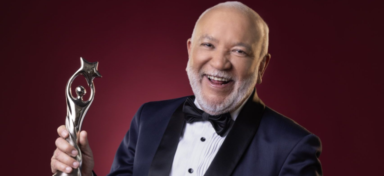 jochy-santos-es-reconocido-con-el-gran-soberano-en-premios-soberano-2026