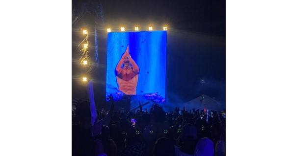 a-sus-58-anos,-david-guetta-enciende-miradas-y-suspiros-tras-quitarse-la-camisa-en-su-show-en-rd