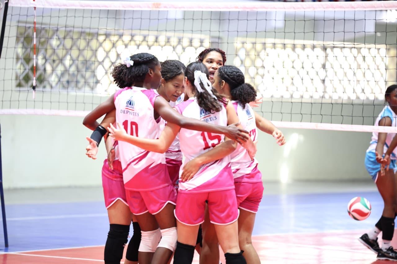 distrito-nacional-derrota-a-la-vega-en-voleibol-de-los-juegos-de-la-mujer