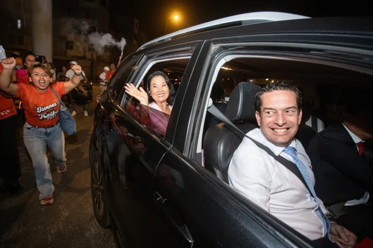 keiko-fujimori-dice-tener-la-fuerza-para-gobernar-peru,-pero-la-acusan-de-liderar-pacto-mafioso