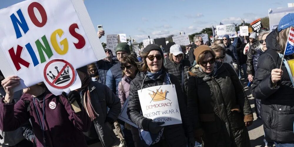 comienzan-las-mayores-protestas-de-‘no-kings’-contra-trump,-la-guerra-en-iran-y-el-ice