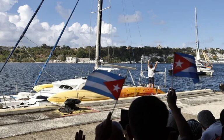 llegan-a-cuba-los-dos-barcos-con-ayuda-desde-mexico-desaparecidos-en-el-caribe