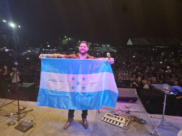 puerto-cortes,-honduras,-se-rinde-ante-el-chaval-de-la-bachata