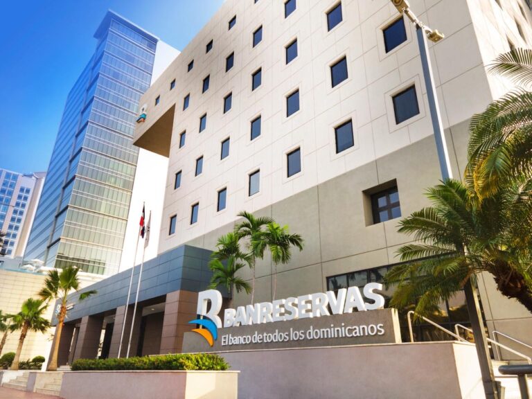 banreservas-global-finance-acoge-premiado-como-dominicano-re