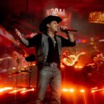 christian-nodal-cora-llen-miles-fans-gran-noche