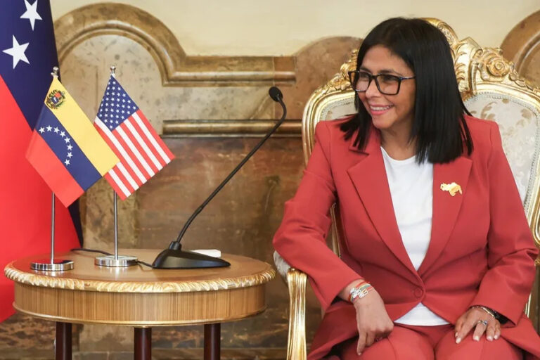 Delcy Rodríguez pide a los líderes de EEUU y de Europa poner fin a las sanciones