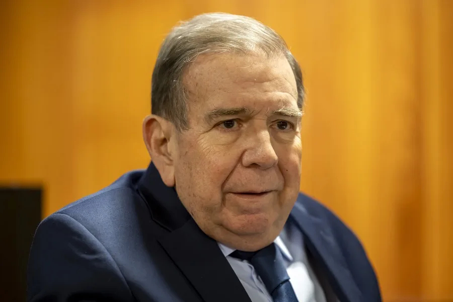 Edmundo González anuncia que está «de vuelta, que no haya dudas»