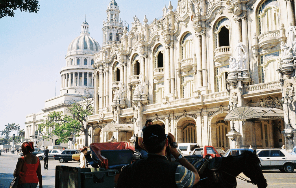 EE.UU. pide a Cuba llevar internet a través de compañía de Elon Musk