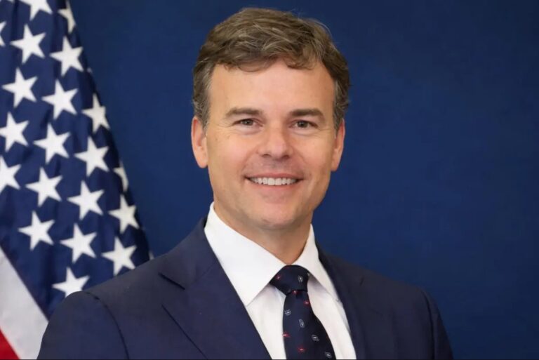 EEUU nombra a John Barrett como nuevo jefe de misión diplomática para Venezuela