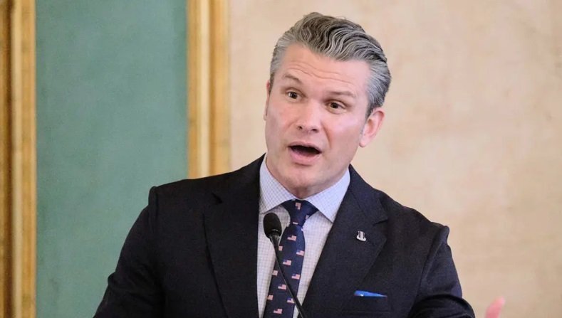 El jefe del Pentágono critica la «cobertura implacablemente negativa» de la guerra en Irán