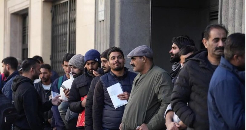 España empieza a aceptar solicitudes en su proceso masivo de regularización de migrantes