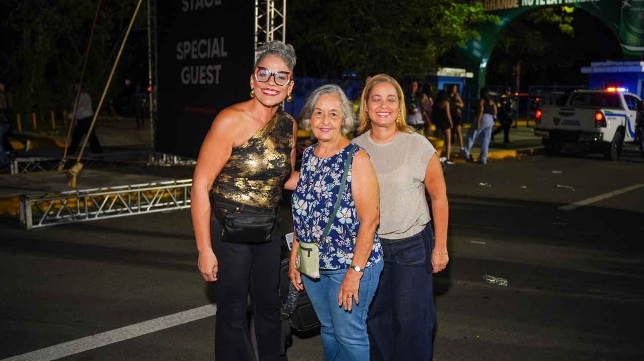 Fanática de la tercera edad se rinde ante Chayanne: “Él canta bonito y es buen mozo”