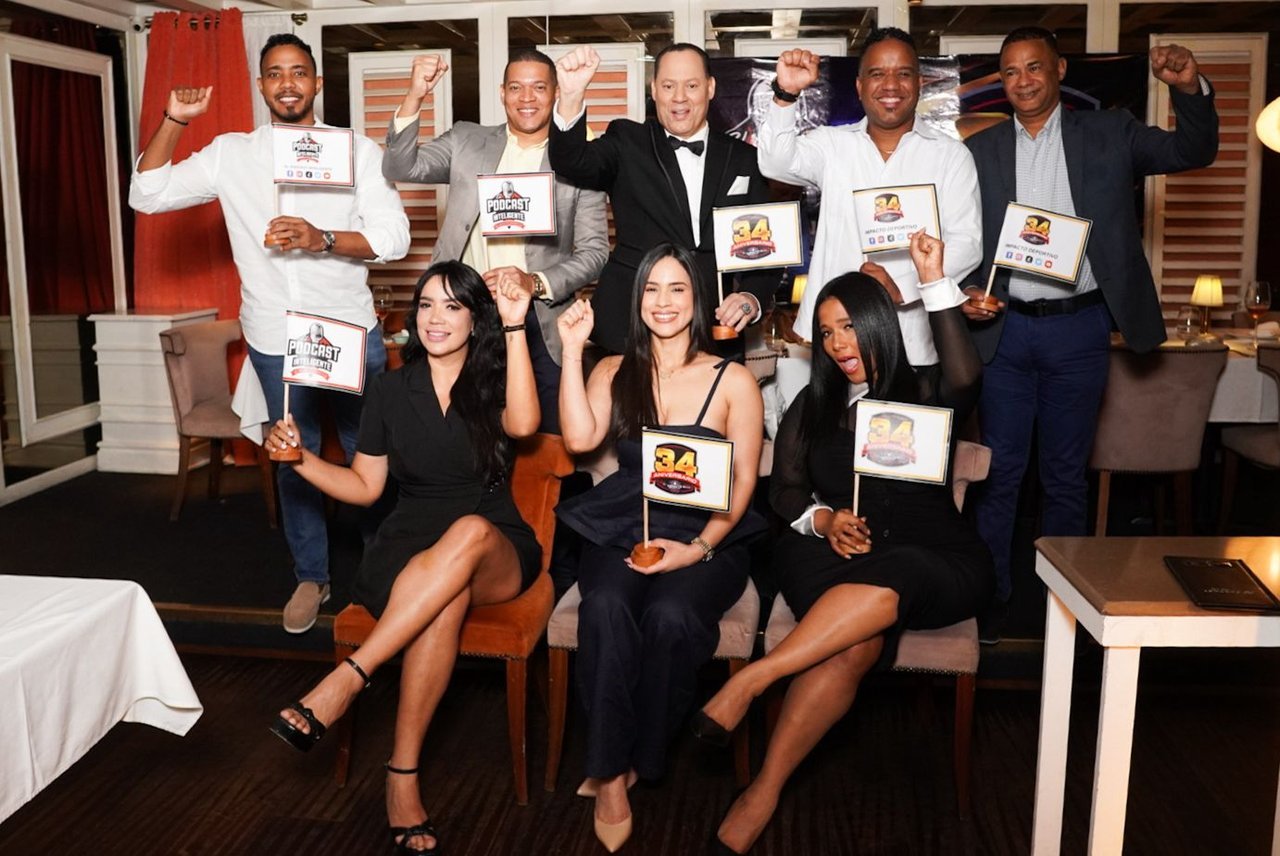 Franklin Mirabal rompe en llanto durante celebración del 34 aniversario de Impacto Deportivo