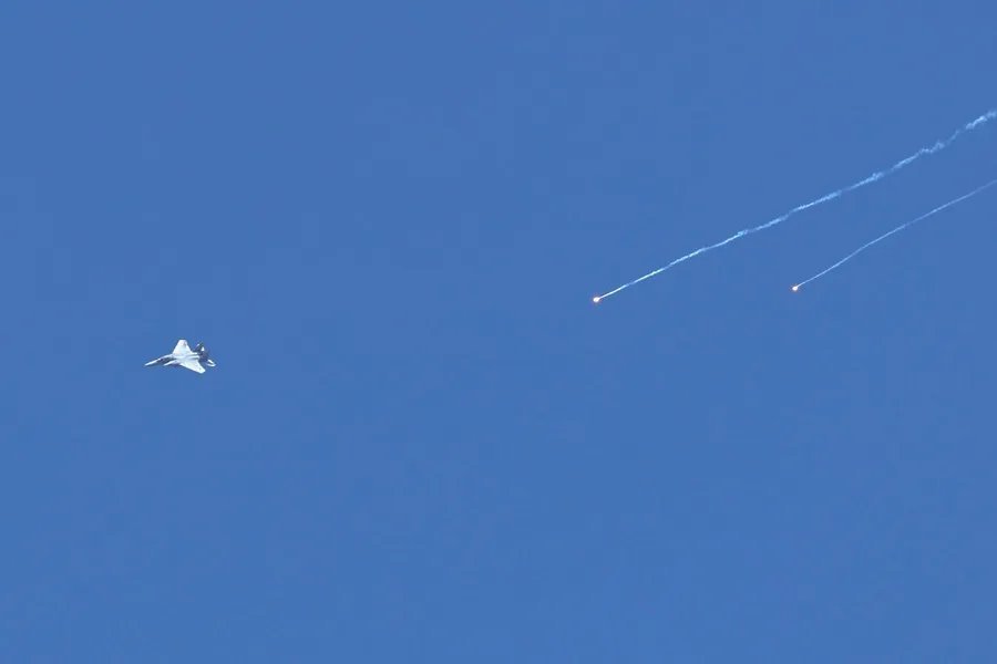 Hizbulá lanza unos 25 cohetes sobre Israel tras sus negociaciones con el Gobierno libanés