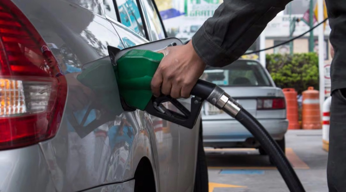México reduce comisiones bancarias en gasolineras para contener alza de combustibles