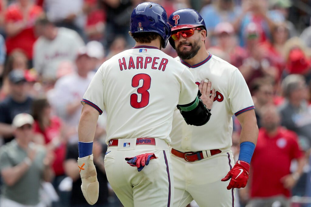 Schwarber y Harper conectan jonrones seguidos y Filis vencen a Diamondbacks; Durán asegura el triunfo