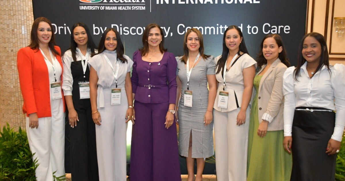 UHealth realiza simposio médico en Santo Domingo