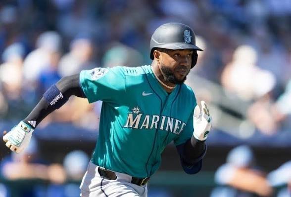 v-ctor-robles-en-lista-de-lesionados-por-10-d-as-con-mariner