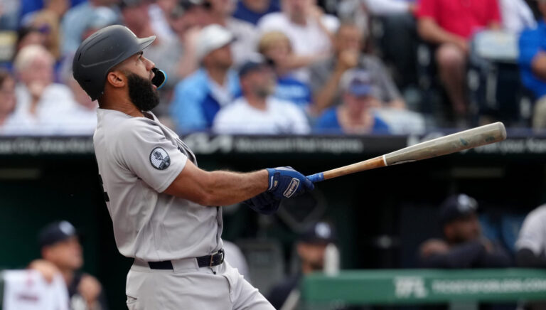 Amed Rosario brilla con dos jonrones en paliza de Yankees sobre Kansas City