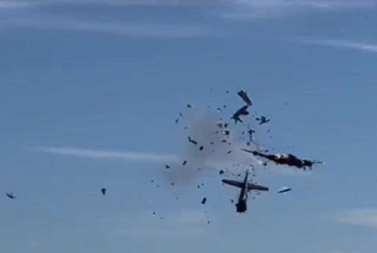 Aviones de combate chocan durante un espectáculo aéreo en Idaho