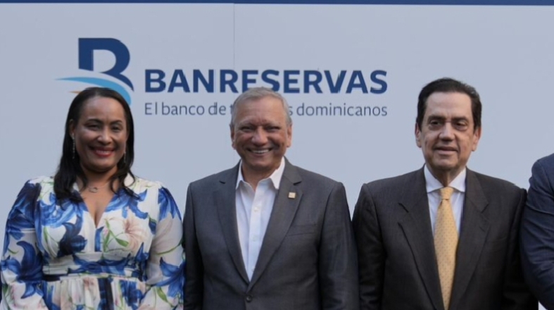 Banreservas ofrece cóctel para fortalecer vínculos con la diáspora dominicana en España