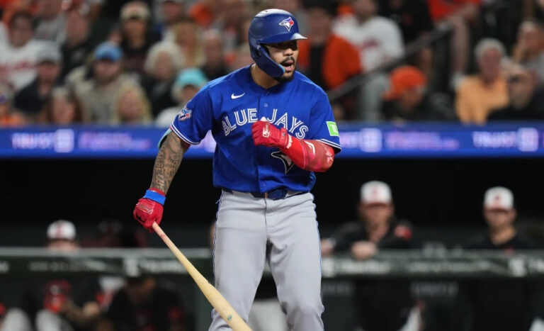 Boleto con bases llenas da a Azulejos triunfo 2-1 sobre Orioles