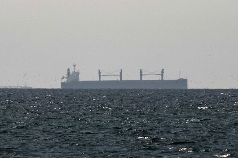 China confirma ataque a petrolero con tripulación china en el estrecho de Ormuz