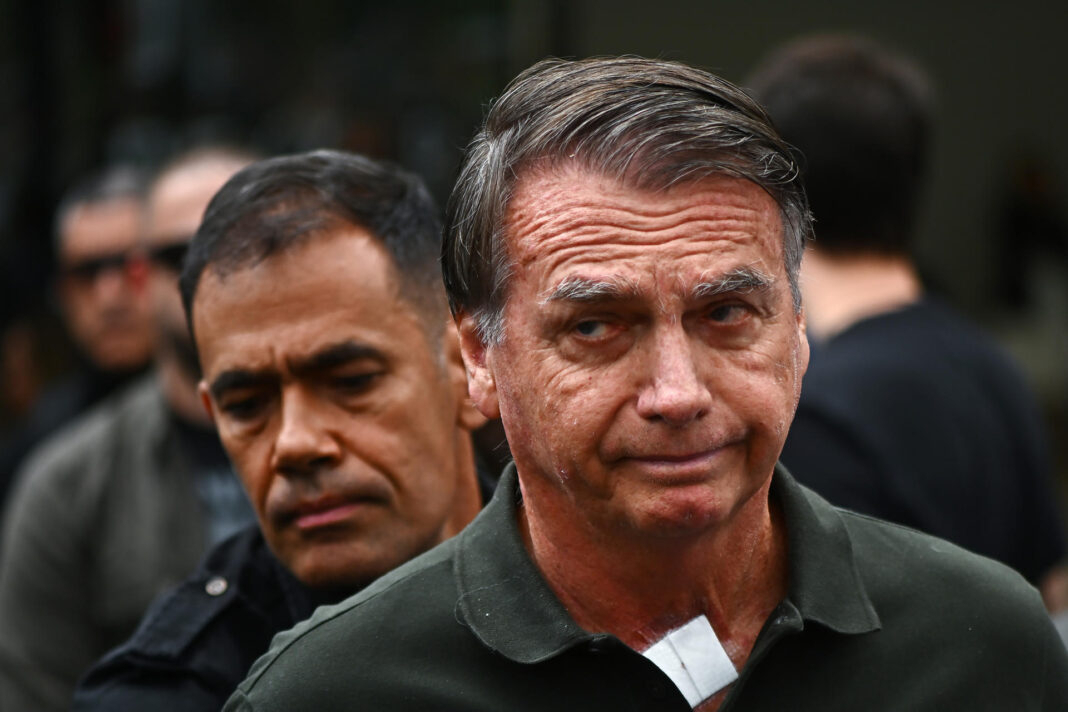 Congreso de Brasil rebaja condena de 27 años a Jair Bolsonaro