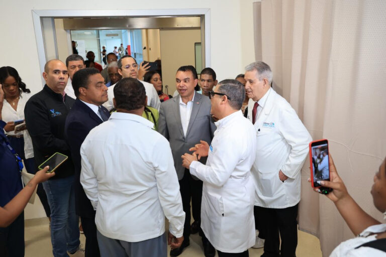 El director ejecutivo del Servicio Nacional de Salud supervisó las instalaciones hospitalarias que ofrecerán asistencia médica durante los Juegos Centroamericanos y del Caribe  2026