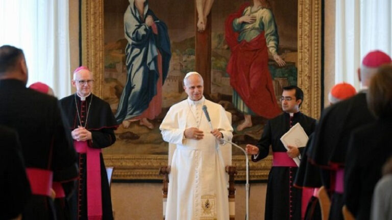El Papa: la era hipermediática genera pobreza espiritual, no diluir el Evangelio