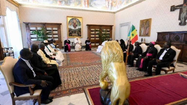 El Papa: No instrumentalizar a Dios con fines militares, económicos o políticos