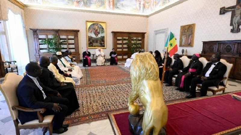 El Papa: No instrumentalizar a Dios con fines militares, económicos o políticos