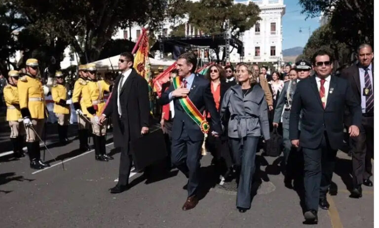 El presidente de Bolivia reducirá a la mitad su salario y el de sus ministros, en medio de conflictos