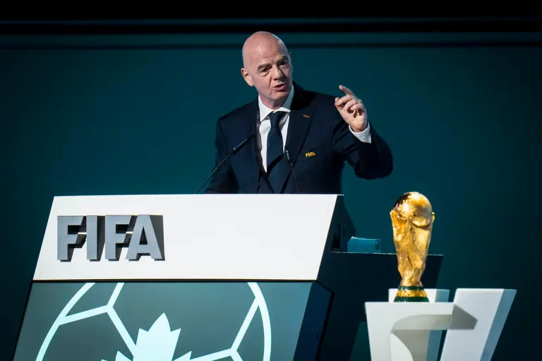El presidente de la FIFA, Gianni Infantino, defendió la celebración del Mundial de Fútbol con 48 equipos