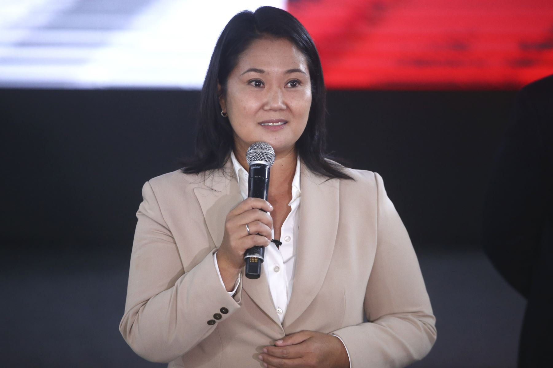 Fujimori aventaja a Sánchez a dos semanas de presidenciales
