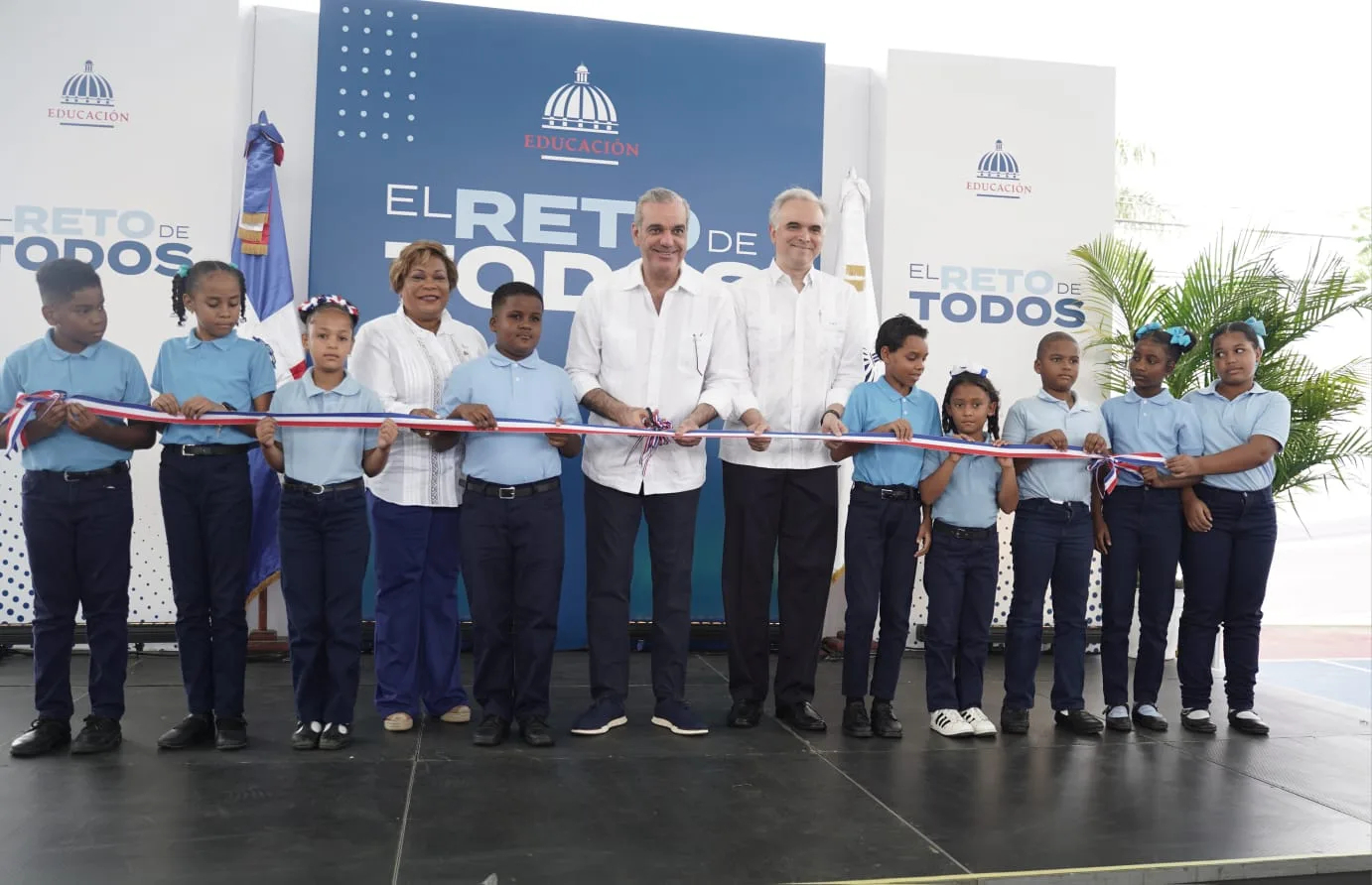 Gobierno inaugura techados en tres escuelas del Gran Santo Domingo en beneficio de más de 2 mil estudiantes
